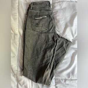 American Eagle Gray Distressed Mom Jeans - 0 Regular